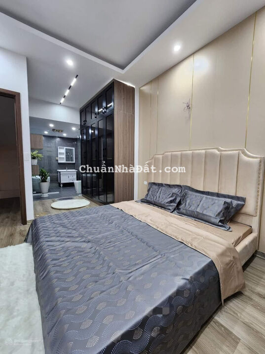 Bán nhà Ái Mộ, Quận Long Biên 35.8m2, 5 tầng, 3.6 tỷ, sát phố, 0816.664.860
