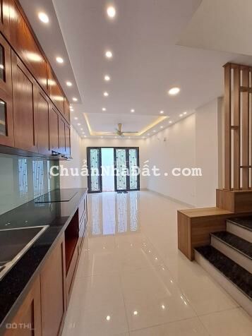 Bán nhà Long Biên đường Bát Khối Cổ Linh 36m2 4,5 tầng nhà mới, bàn giao nhà ngay giá 2,35 tỷ Bán nhà Long Biên đường Bát Khối Cổ Linh 36m2 4,5 tầng nhà mới, bàn giao nhà ngay giá 2,35 tỷ