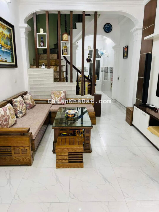 Bán gấp nhà phố Bồ Đề, 36m2, 5 tầng đẹp long lanh, ô tô vào nhà, chỉ 3.9 tỷ, 0967 182 629