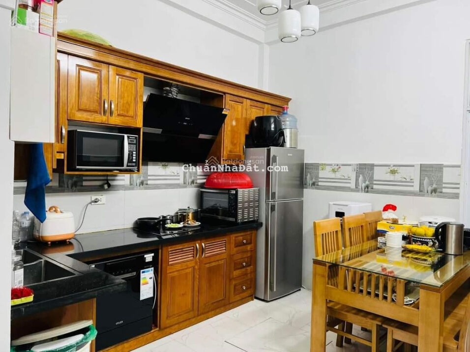 Bán gấp nhà phố Bồ Đề, 36m2, 5 tầng đẹp long lanh, ô tô vào nhà, chỉ 3.9 tỷ, 0967 182 629