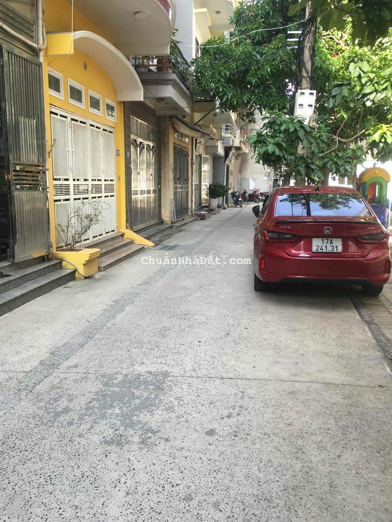 BÁN NHÀ NGỌC THUỴ LB TRONG ĐÊ 40M2 4PN OTO ĐÔ 2.9T