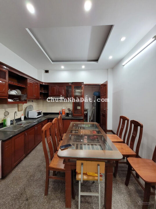 Ngô Gia Tự, Long Biên, vị trí đắc địa, gần phố, tiện ích ở sướng 40m2 4tầng, 3,3tỷ