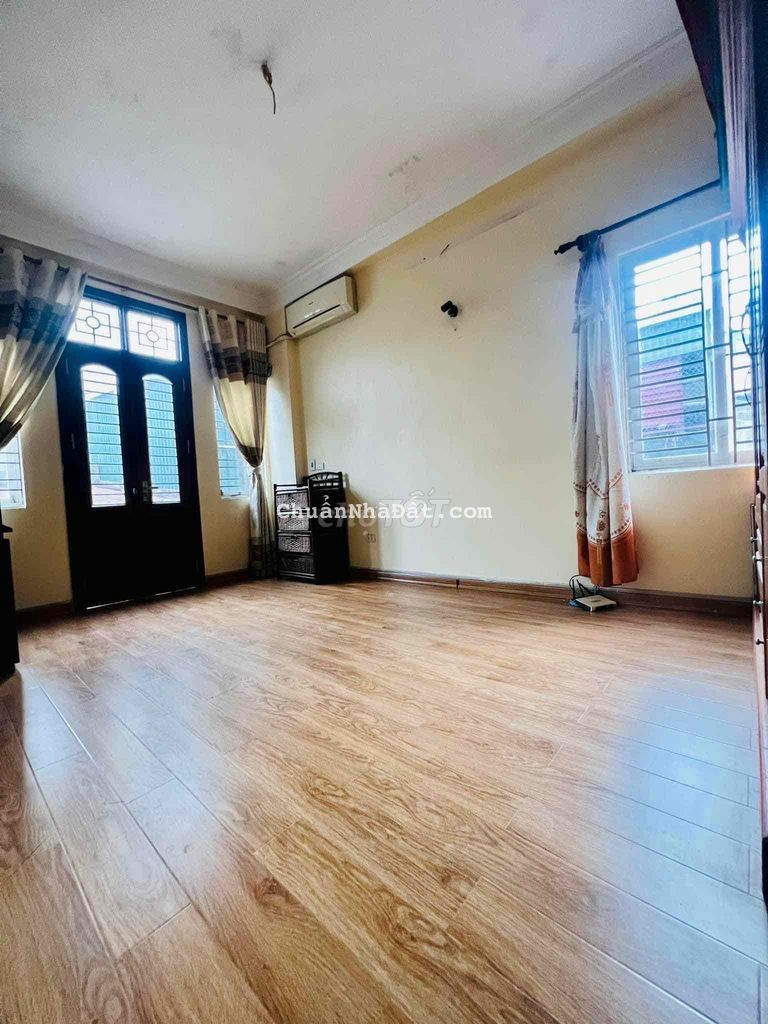 BÁN NHÀ NGUYỄN VĂN CỪ 4 TẦNG 45M2 ĐƯỜNG OTO 3,4 TỶ