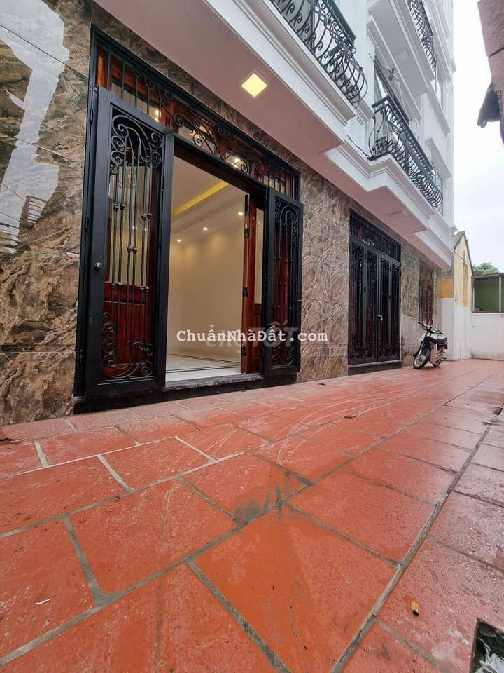 Bán nhà 40 m2 xây 5 tầng ô tô cách nhà 10 mét