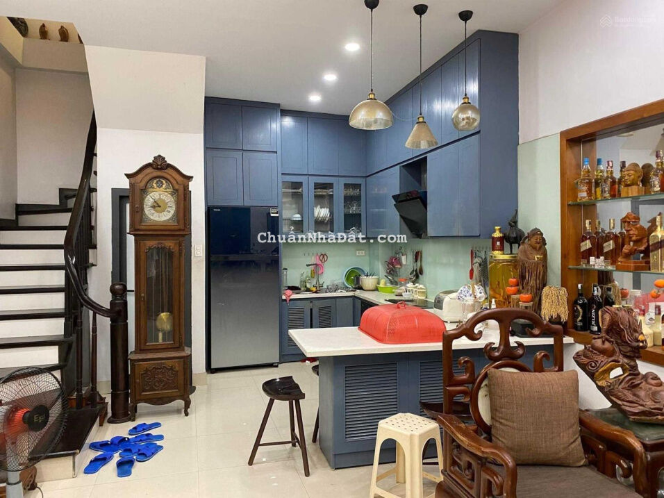 Bán nhà phố Hồng Tiến 40m2, 5 T, ngõ ô tô đi qua, nhà dân xây, nội thất đẹp. Chỉ 4.3 tỷ có gia lộc Bán nhà phố Hồng Tiến 40m2, 5 T, ngõ ô tô đi qua, nhà dân xây, nội thất đẹp. Chỉ 4.3 tỷ có gia lộc