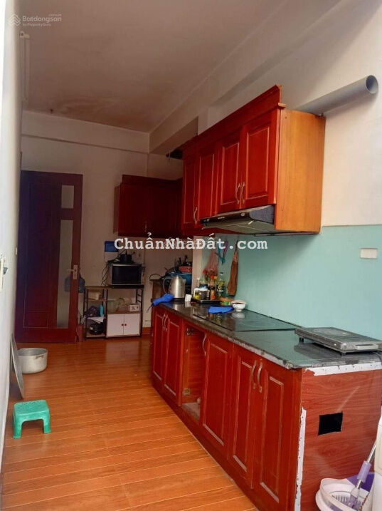 Bán nhà riêng chính chủ 40m2x5tầng tại Bồ Đề, Long Biên giá 4,3 tỷ. Nhà gần hồ, gần chợ, gần uỷ ban