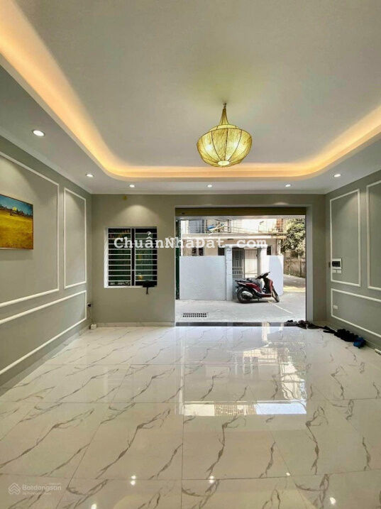 Bán nhà Nguyễn Sơn 40m2 6 tầng gara oto ngõ thông. Gần phố. Gần đoàn bay Vietnamairlines. 5.4 tỷ Bán nhà Nguyễn Sơn 40m2 6 tầng gara oto ngõ thông. Gần phố. Gần đoàn bay Vietnamairlines. 5.4 tỷ