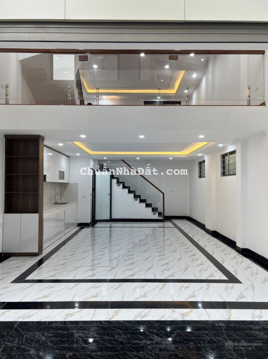 Độc hiếm bán nhà Nguyễn Sơn 40m2, 6T, ngõ thông, gara ô tô, nhà mới đẹp. Giá chỉ 5.8 tỷ bao thuế Độc hiếm bán nhà Nguyễn Sơn 40m2, 6T, ngõ thông, gara ô tô, nhà mới đẹp. Giá chỉ 5.8 tỷ bao thuế