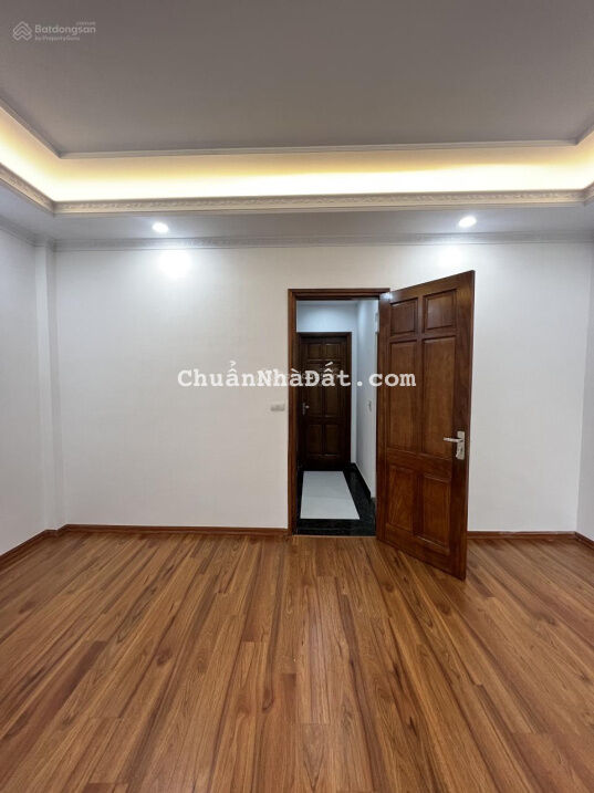 Độc hiếm bán nhà Nguyễn Sơn 40m2, 6T, ngõ thông, gara ô tô, nhà mới đẹp. Giá chỉ 5.8 tỷ bao thuế Độc hiếm bán nhà Nguyễn Sơn 40m2, 6T, ngõ thông, gara ô tô, nhà mới đẹp. Giá chỉ 5.8 tỷ bao thuế