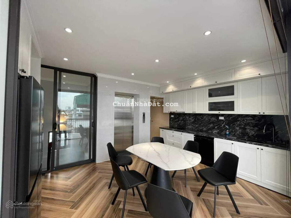 Bán nhà Hồng Tiến 40m2, 6 tầng, thang máy, gara ô tô, tặng full nội thất. giá chỉ 7.1 tỷ Bán nhà Hồng Tiến 40m2, 6 tầng, thang máy, gara ô tô, tặng full nội thất. giá chỉ 7.1 tỷ