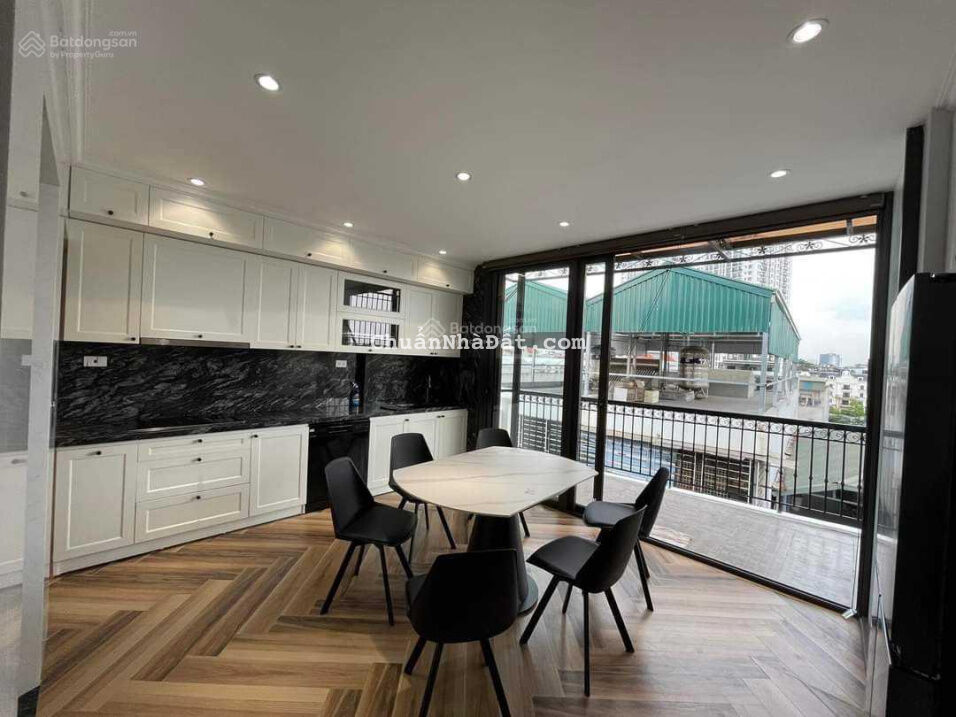 Bán nhà Hồng Tiến 40m2, 6 tầng, thang máy, gara ô tô, tặng full nội thất. giá chỉ 7.1 tỷ Bán nhà Hồng Tiến 40m2, 6 tầng, thang máy, gara ô tô, tặng full nội thất. giá chỉ 7.1 tỷ