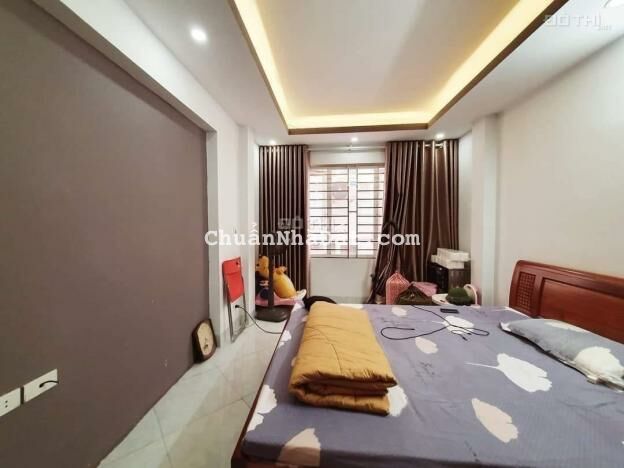 Bán nhà Thạch Bàn Cổ Linh gần Trường Tiểu học Thạch Bàn 43m 4 tầng có sân để xe giá 3,3 tỷ