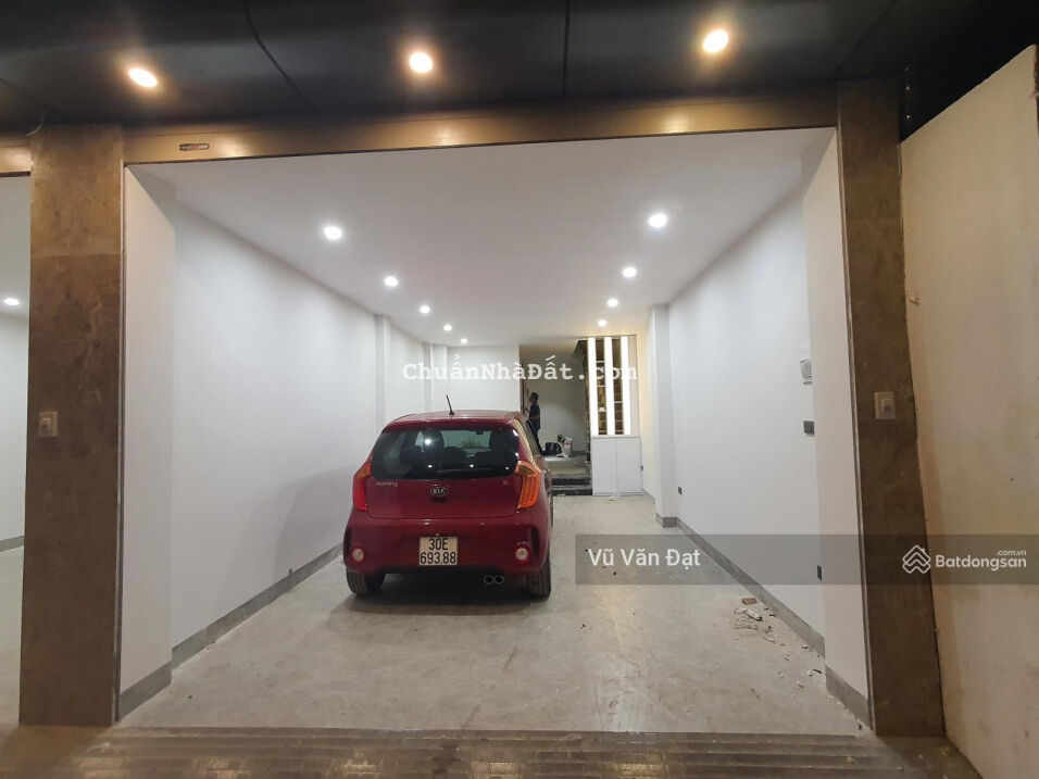 Bán nhà Bồ Đề 43m2 6T thang máy. Lô góc. Ô tô cách 2 nhà ra mặt phố. Đỗ được 30 ô tô. Gần cầu 6.5tỷ