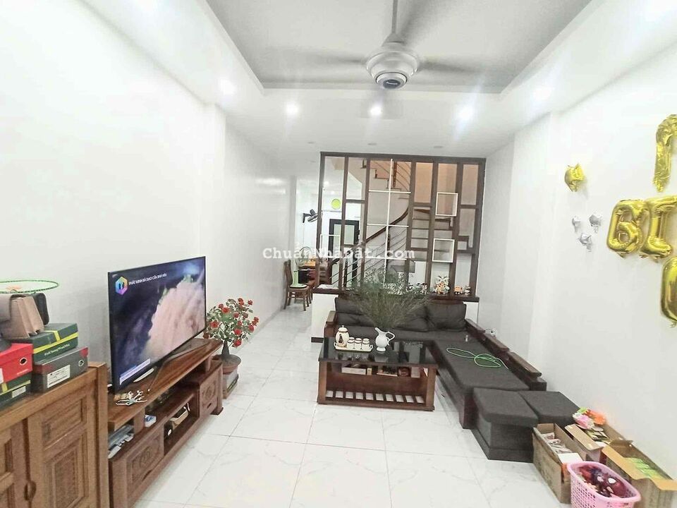 BÁN NHÀ NGỌC LÂM 4 TẦNG 45M2 OTO VÀO NHÀ 3,6 TỶ