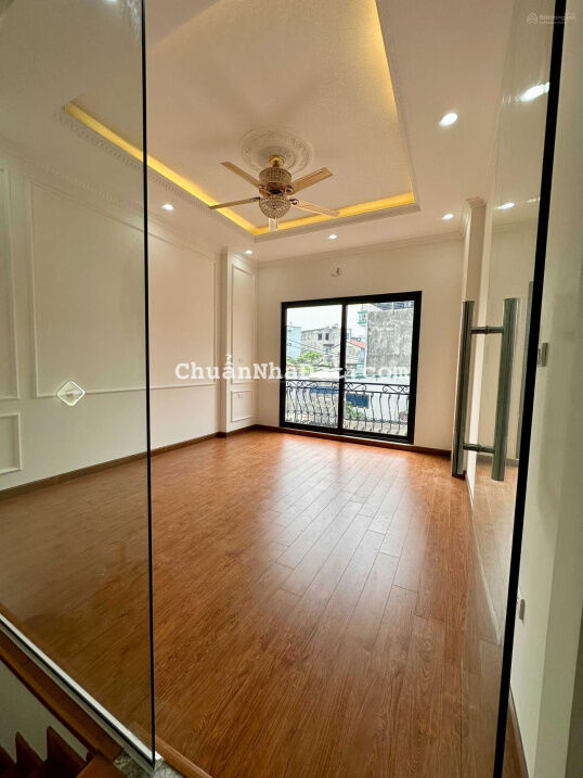Bán gấp nhà 45m2, 4 tầng 1 tum, 4 chỗ vào nhà tại tổ 14 Thạch Bàn, chỉ 4,95 tỷ giá tốt nhất khu vực Bán gấp nhà 45m2, 4 tầng 1 tum, 4 chỗ vào nhà tại tổ 14 Thạch Bàn, chỉ 4,95 tỷ giá tốt nhất khu vực