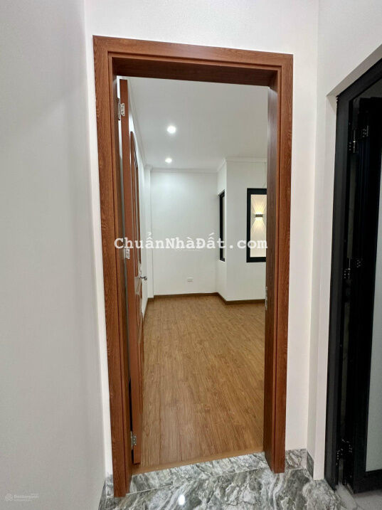 Bán gấp nhà 45m2, 4 tầng 1 tum, 4 chỗ vào nhà tại tổ 14 Thạch Bàn, chỉ 4,95 tỷ giá tốt nhất khu vực Bán gấp nhà 45m2, 4 tầng 1 tum, 4 chỗ vào nhà tại tổ 14 Thạch Bàn, chỉ 4,95 tỷ giá tốt nhất khu vực