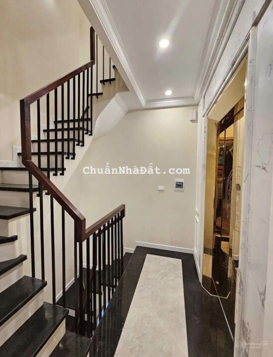 Bán nhà Nguyễn Văn Cừ, Quận Long Biên 45m2, 6 tầng, 6.35 tỷ, thang máy, 0816.664.860