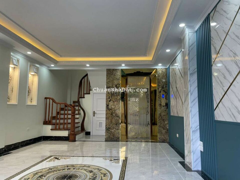 Bán nhà 6 tầng thang máy ô tô 7 chỗ vào nhà cách aeon 100 mét