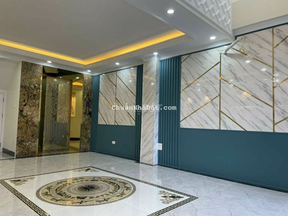 Bán nhà 6 tầng thang máy ô tô 7 chỗ vào nhà cách aeon 100 mét