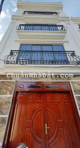 Bán nhà Cổ Linh đối diện Aeon Mall Long Biên 48m2 4 tầng có sân để xe giá 3,99 tỷ. Bán nhà Cổ Linh đối diện Aeon Mall Long Biên 48m2 4 tầng có sân để xe giá 3,99 tỷ.