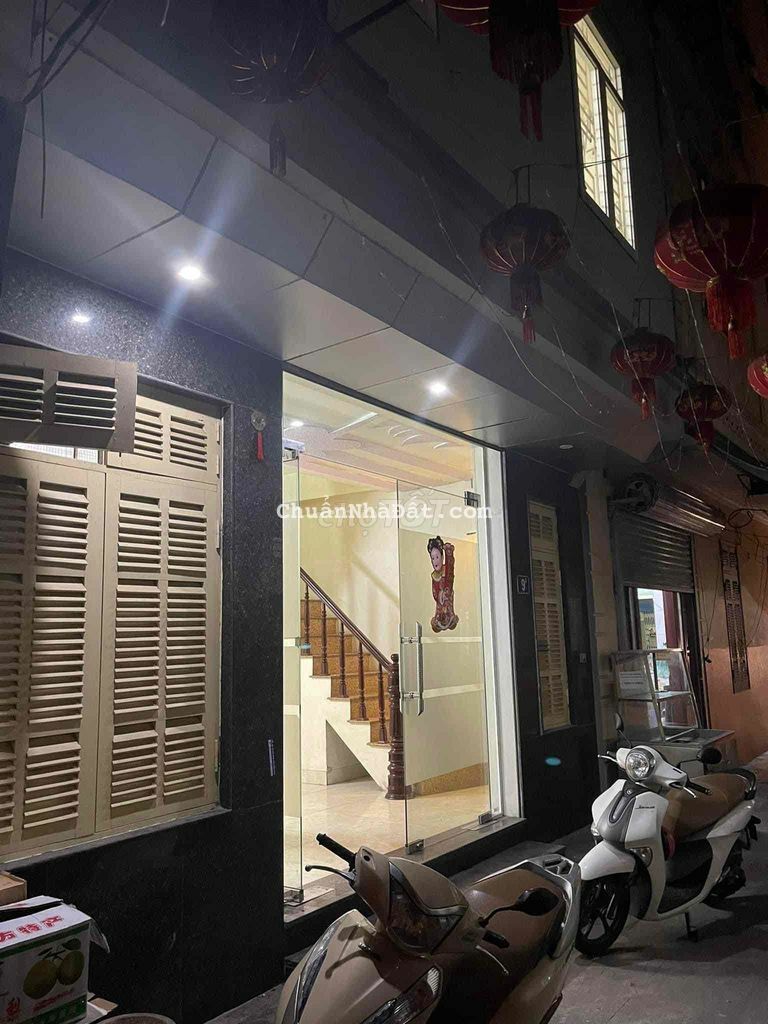 BÁN NHÀ KINH DOANH NGÕ 154 NGỌC LÂM 5 TẦNG HƠN 3TY