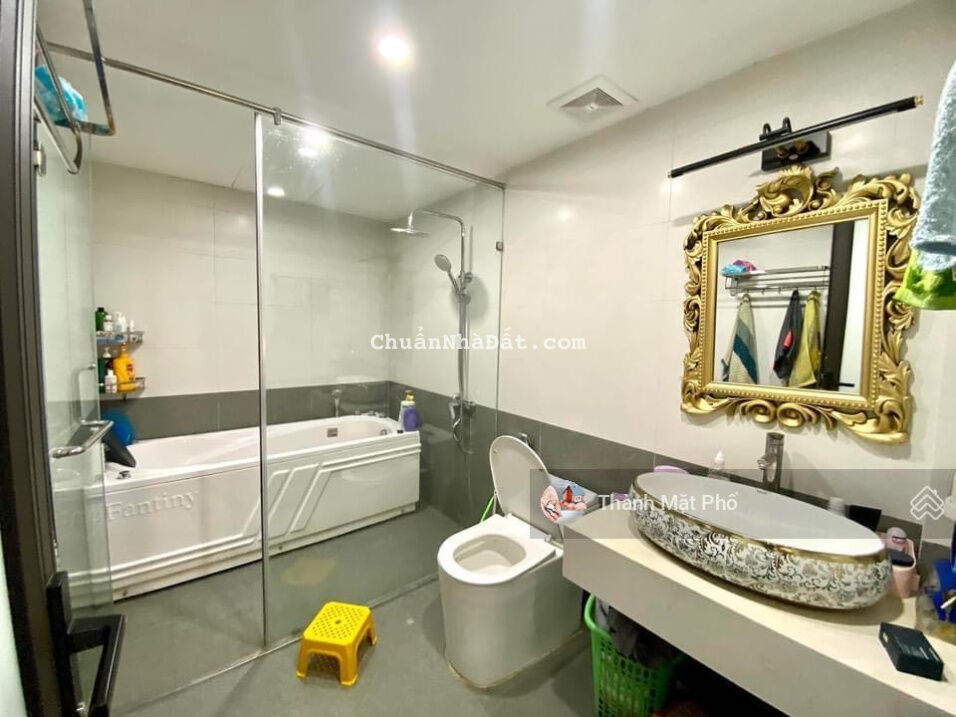 Bán nhà Gia Thuỵ, Long Biên 50m2, 5T, 4,75 tỷ, nhà đẹp, thiết kế hiện đại, oto đỗ gần nhà sát phố