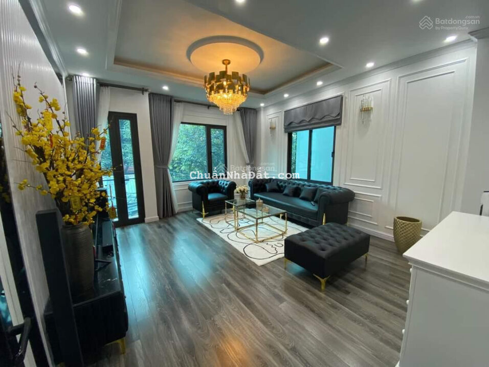 Cực hiếm - Nhà đẹp Ngọc Thụy, 50m2, 4 tầng, MT 4.5m, gara ô tô, tặng nội thất chỉ 5 tỷ, 0967182629