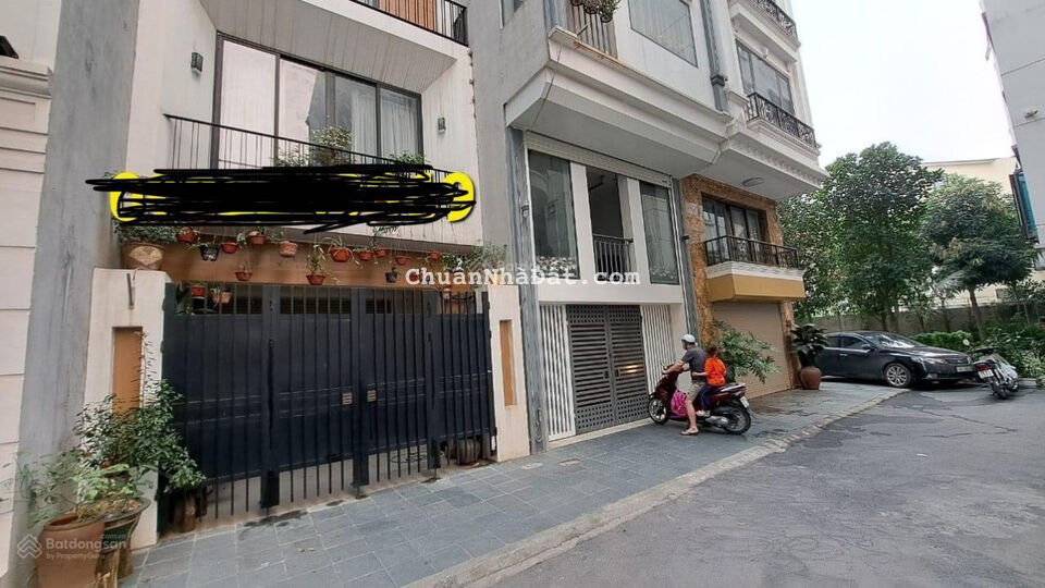 Bán nhà Chu Huy Mân, Long Biên 50m2*5T 5,3 tỷ. Mặt ngõ kinh doanh, lô góc ô tô tránh Bán nhà Chu Huy Mân, Long Biên 50m2*5T 5,3 tỷ. Mặt ngõ kinh doanh, lô góc ô tô tránh