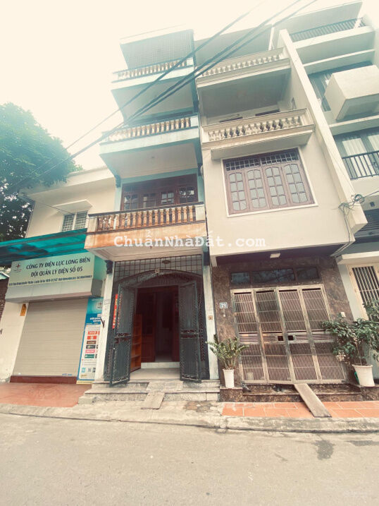 Bán nhà Chu Huy Mân, Long Biên 50m2*5T 5,3 tỷ. Mặt ngõ kinh doanh, gara, lô góc hai mặt ngõ oto Bán nhà Chu Huy Mân, Long Biên 50m2*5T 5,3 tỷ. Mặt ngõ kinh doanh, gara, lô góc hai mặt ngõ oto