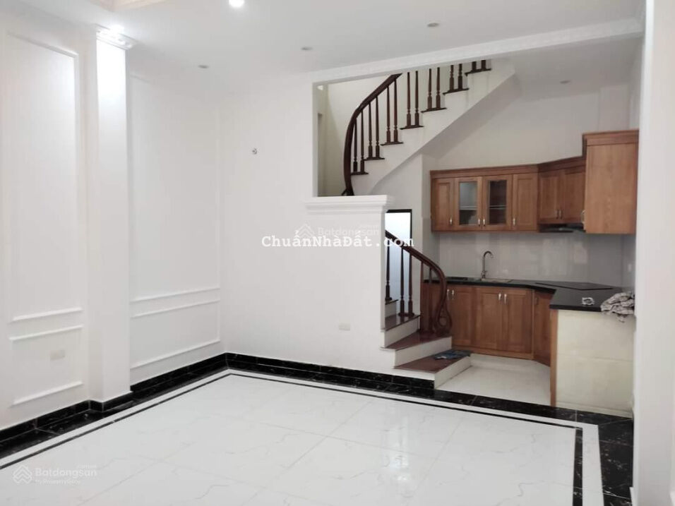 Nguyễn Sơn ngõ thông ga ra ô tô khu vực víp Gia Thụy trường điểm quận 50m2 MT 4,75m, 6tầng 5,6tỷ