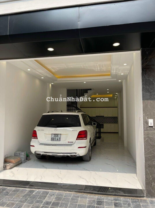 Nhà anh Minh Phố Trạm 50m 5 tầng gara oto xây kiên cố. Gần Aeon và cầu Vĩnh tuy. Giá chỉ 6.2 tỷ