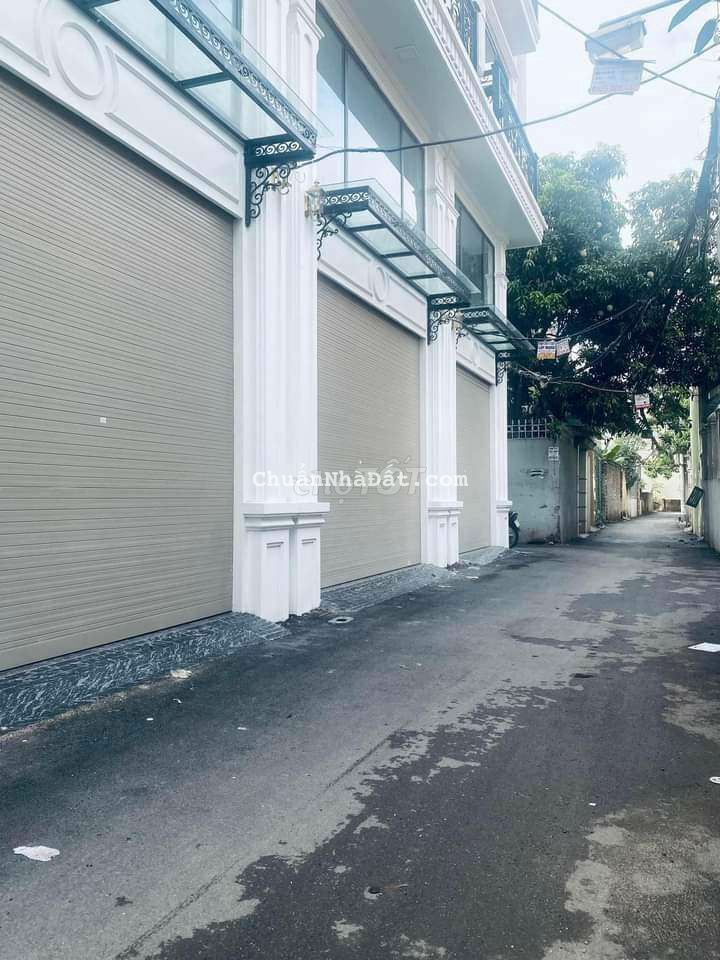 Bán nhà 6 tầng thang máy ô tô vào nhà đối diện aeon