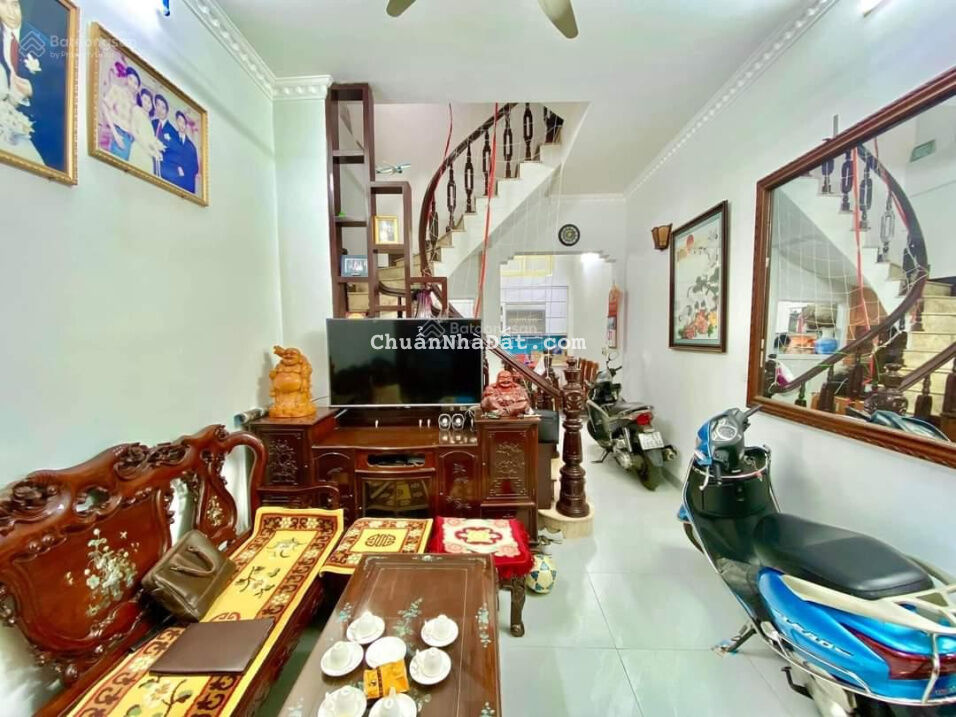 Bán nhà ngõ 99 Ái Mộ, SD 52m2 x 4 tầng, full nội thất, gần hồ giá nhỉnh 4 tỷ Bán nhà ngõ 99 Ái Mộ, SD 52m2 x 4 tầng, full nội thất, gần hồ giá nhỉnh 4 tỷ