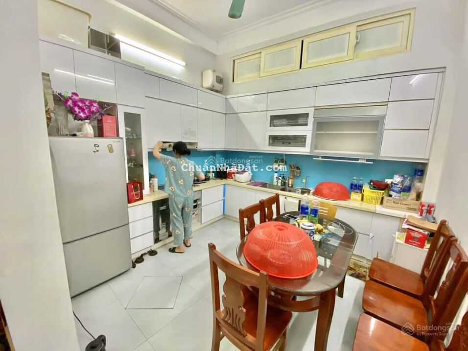 Bán nhà ngõ 99 Ái Mộ, SD 52m2 x 4 tầng, full nội thất, gần hồ giá nhỉnh 4 tỷ Bán nhà ngõ 99 Ái Mộ, SD 52m2 x 4 tầng, full nội thất, gần hồ giá nhỉnh 4 tỷ