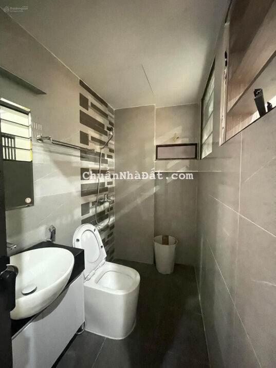 Bán siêu phẩm Hoàng Như Tiếp Long Biên 53.8m2x5, giá 7,2 tỷ Cách 1 nhà ra mặt phố, nhà đẹp, full đồ