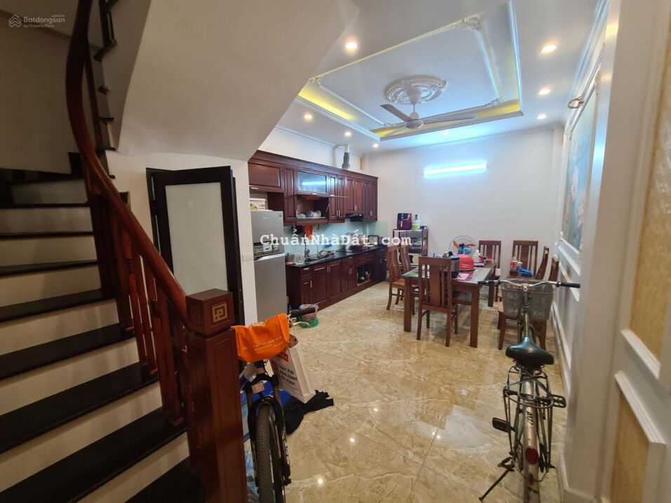 Bán nhà Bồ Đề, LB 55m2, 5 tầng, ngõ ô tô thông, tặng full nội thất, view hồ thoáng mát, chỉ 6.6 tỷ