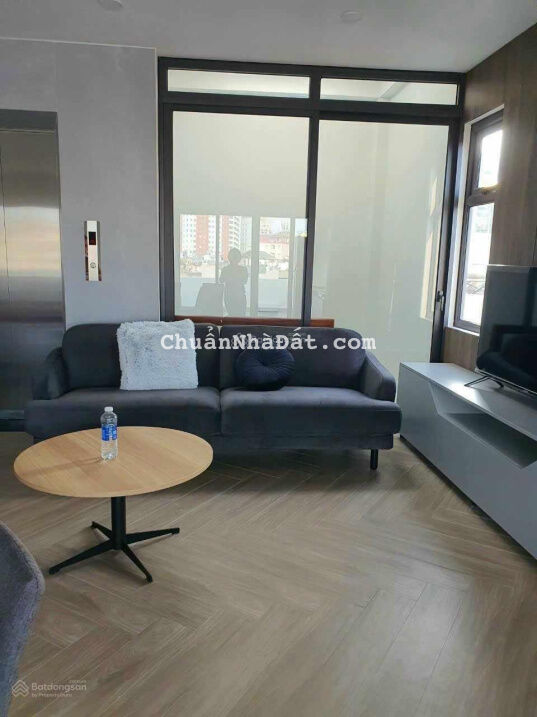 Bán tòa nhà căn hộ cho thuê phố Ngọc Lâm, lô góc, 60m2 - 6 tầng, thang máy, giá 11.6 tỷ