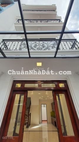 Bán nhà Long Biên ngay ngã tư Thạch Bàn Cổ Linh. Xây độc lập 4 tầng 60m2 ô tô đỗ cửa giá 4,1 tỷ.