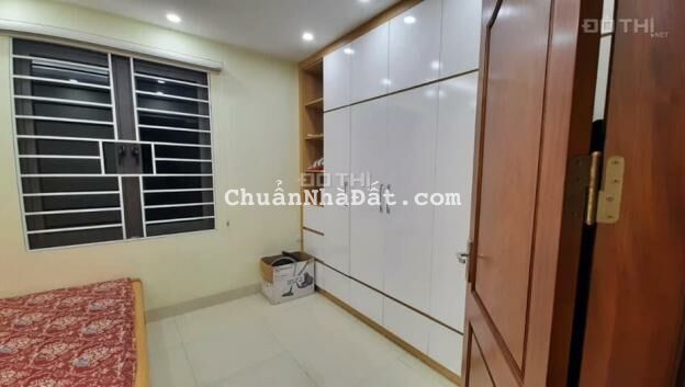 Bán nhà Long Biên ngay ngã tư Cổ Linh Thạch Bàn 61m2, 4 tầng có sân rộng giá 3,5 tỷ