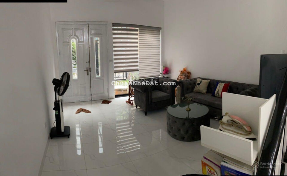 Chính chủ bán nhà phố Hồng Tiến 63m2 4 tầng MT 4.5m đường oto tránh kinh doanh tốt
