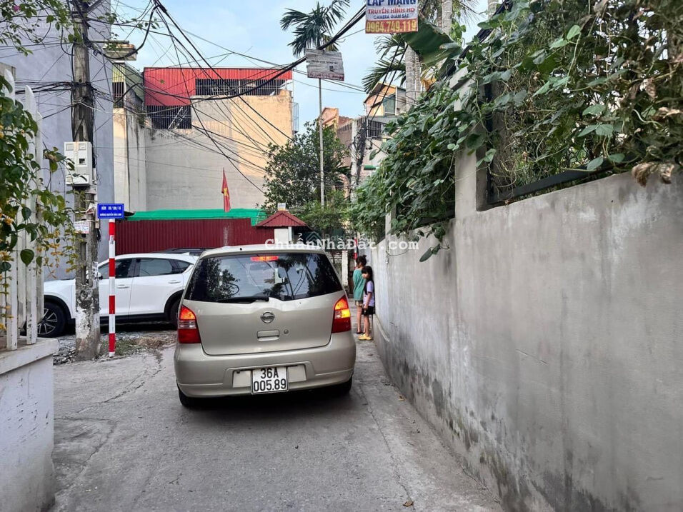 Mặt ngõ Bồ Đề, Long Biên, vị trí đắc địa, kd tốt, ngõ rộng hơn phố, ô tô qua, vào nhà 65m2/9,3tỷ