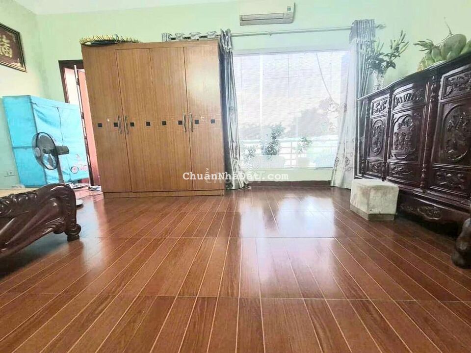 NHÀ HIẾM NGAY HỒNG TIẾN, LONG BIÊN HN 70M *4T, KD XE TẢITRÁNH. GIÁ 7,5