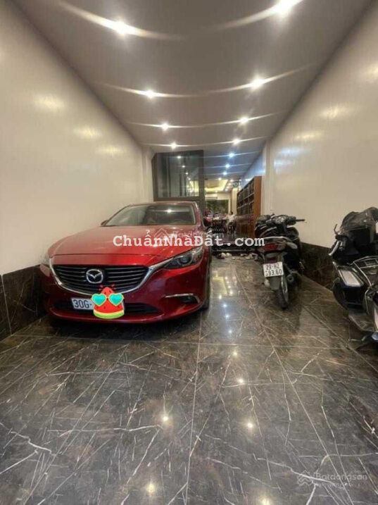 Siêu phẩm an sinh, phố Nguyễn Sơn, 77m2 5 tầng, gara - thang máy - giá hơn 11 tỷ