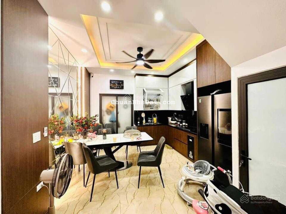 Siêu phẩm an sinh, phố Nguyễn Sơn, 80m2 5 tầng, gara - thang máy - giá hơn 11 tỷ Siêu phẩm an sinh, phố Nguyễn Sơn, 80m2 5 tầng, gara - thang máy - giá hơn 11 tỷ
