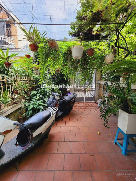 Bán nhà Ngọc Thuỵ, Long Biên 80m2x4T MT4m giá 8,2 tỷ. Mặt ngõ ô tô, thông tứ tung, nhà dân xây đẹp