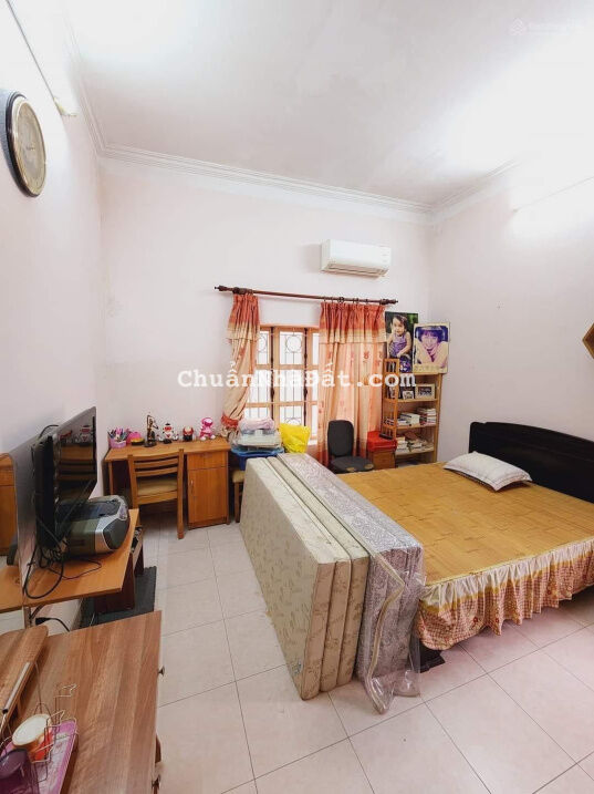 Bán nhà Ngọc Thuỵ, Long Biên 80m2x4T MT4m giá 8,2 tỷ. Mặt ngõ ô tô, thông tứ tung, nhà dân xây đẹp