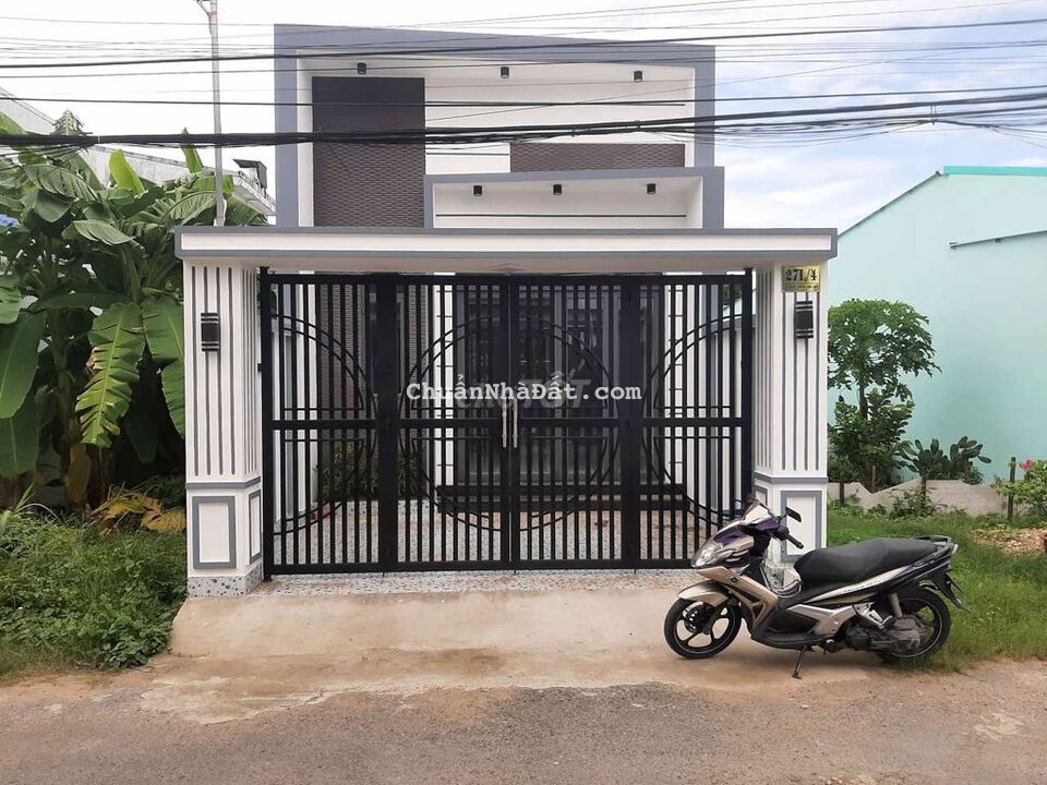 Chủ giảm giá mạnh nhà mới xây mặt tiền trục chính Khu Trường Giang