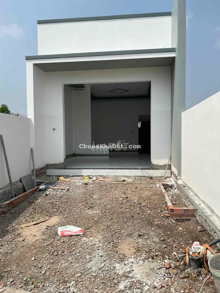 Bán nhà mới Xây Khu vực Bầu Trâm, Tp Long Khánh dtích 5x25 giá 400Tr