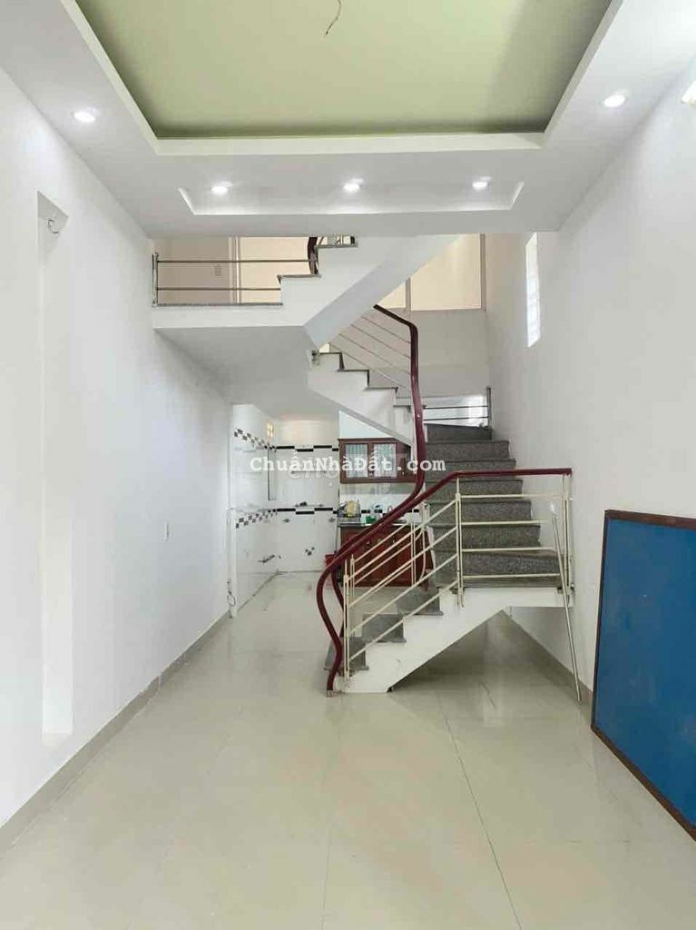 nhà miếu hai xã 40m x 3,5 tầng nhà miếu hai xã 40m x 3,5 tầng