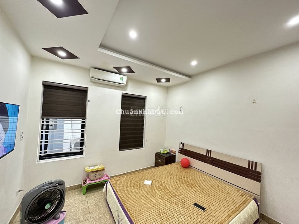 Bán nhà cạnh Aeon Mall Nhật Bản.Hướng Tây TT sân rộng 4m 2 mặt thoáng Bán nhà cạnh Aeon Mall Nhật Bản.Hướng Tây TT sân rộng 4m 2 mặt thoáng